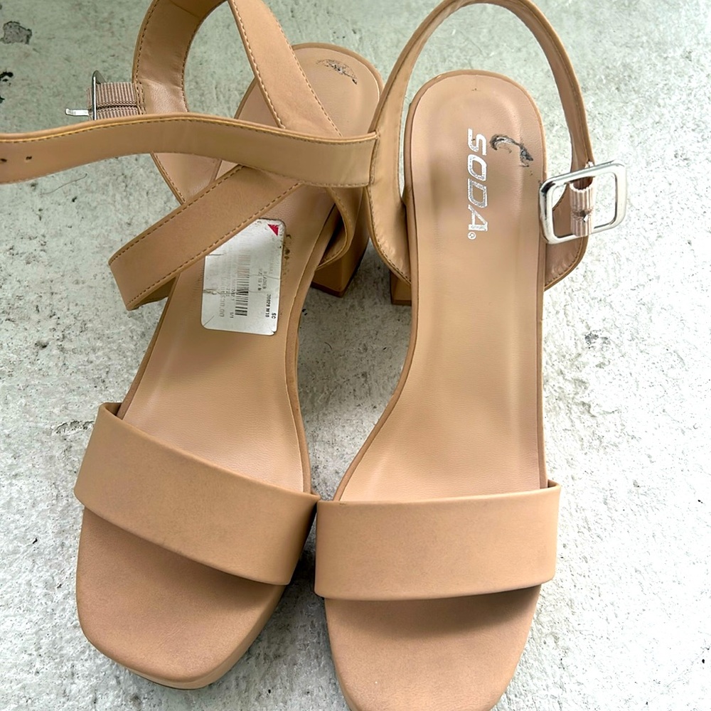 Shoe for woman high heels